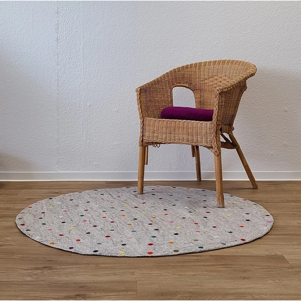 Filz Teppich rund Dots in Hellgrau Grau Muster Dots von Frida Feeling Größe Ø 90 cm